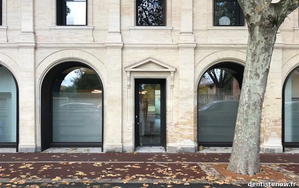 Dr. POUQUET Sébastien - Chirurgien dentiste