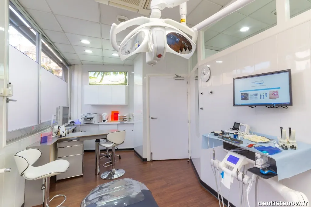 Dr David Minière - Dentiste - Implantologie - Parodontologie - Rouen