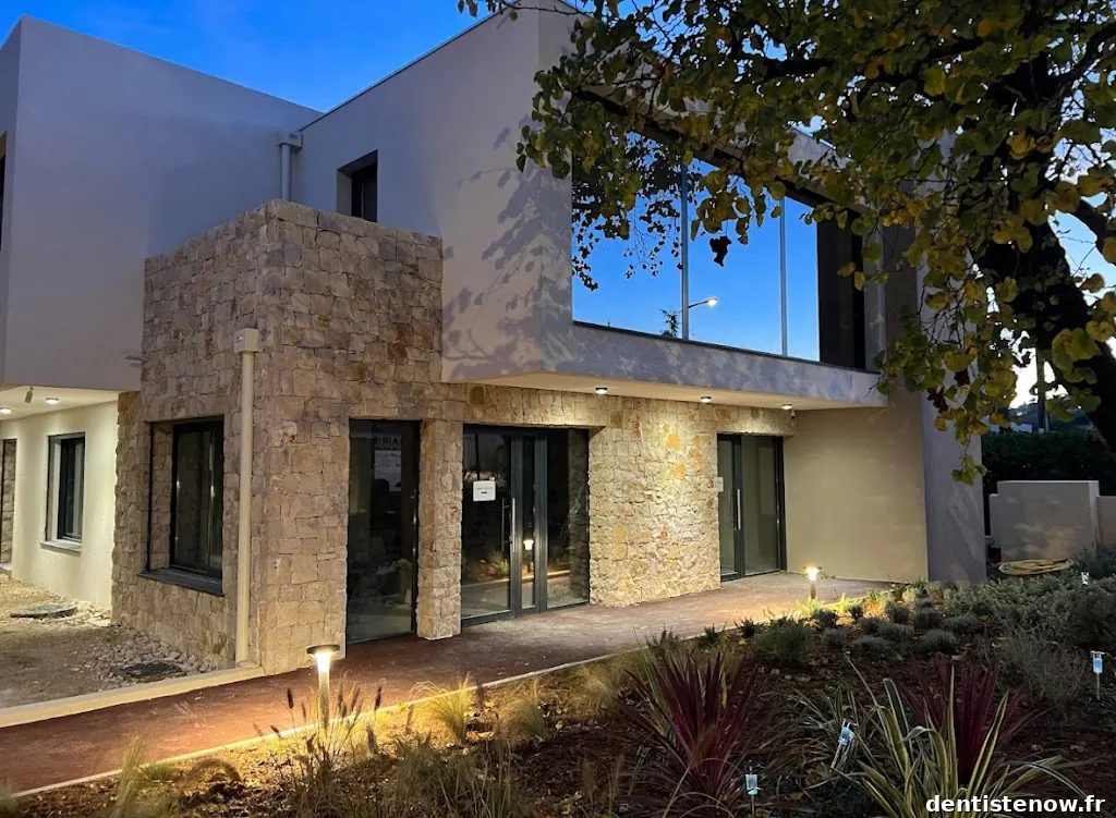 Dr Adrien PAUL - Chirurgien Oral