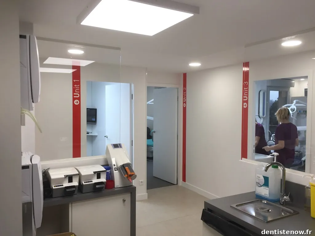 Dr. Samuel BOUCHOUCHA