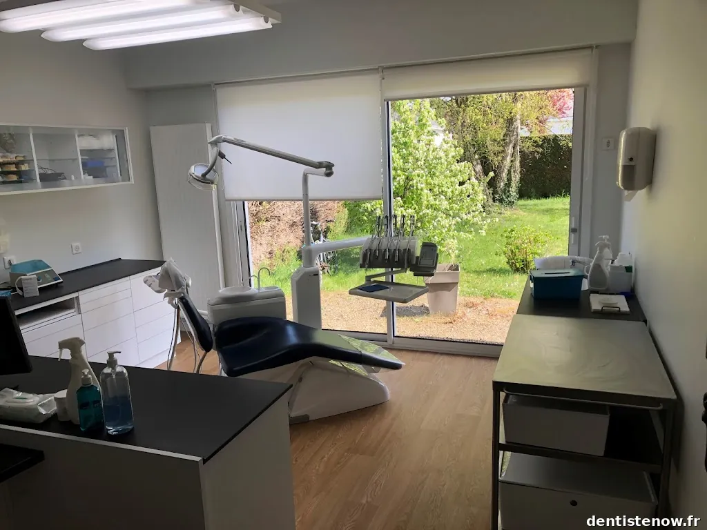 Dr Augustin Vollaire