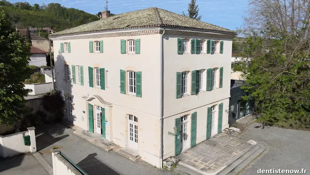 Dr Elvin Fevre - Maison du Sourire