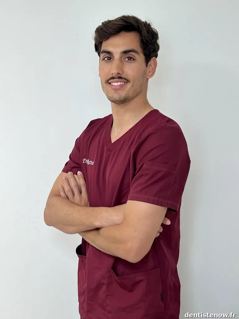 Docteur Ianis CAUET chirurgien-dentiste Chatêau-Thierry