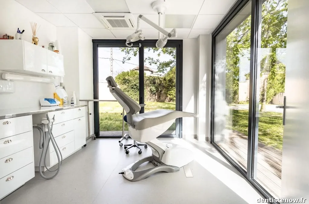 Dr Erika ROUSSET - Maison du Sourire