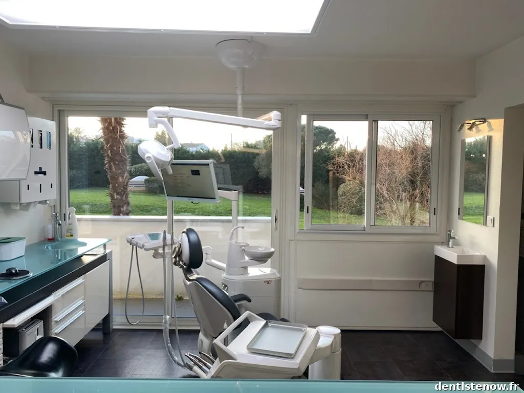 Docteur Dupuy Charles - Cabinet Dentaire La Genette