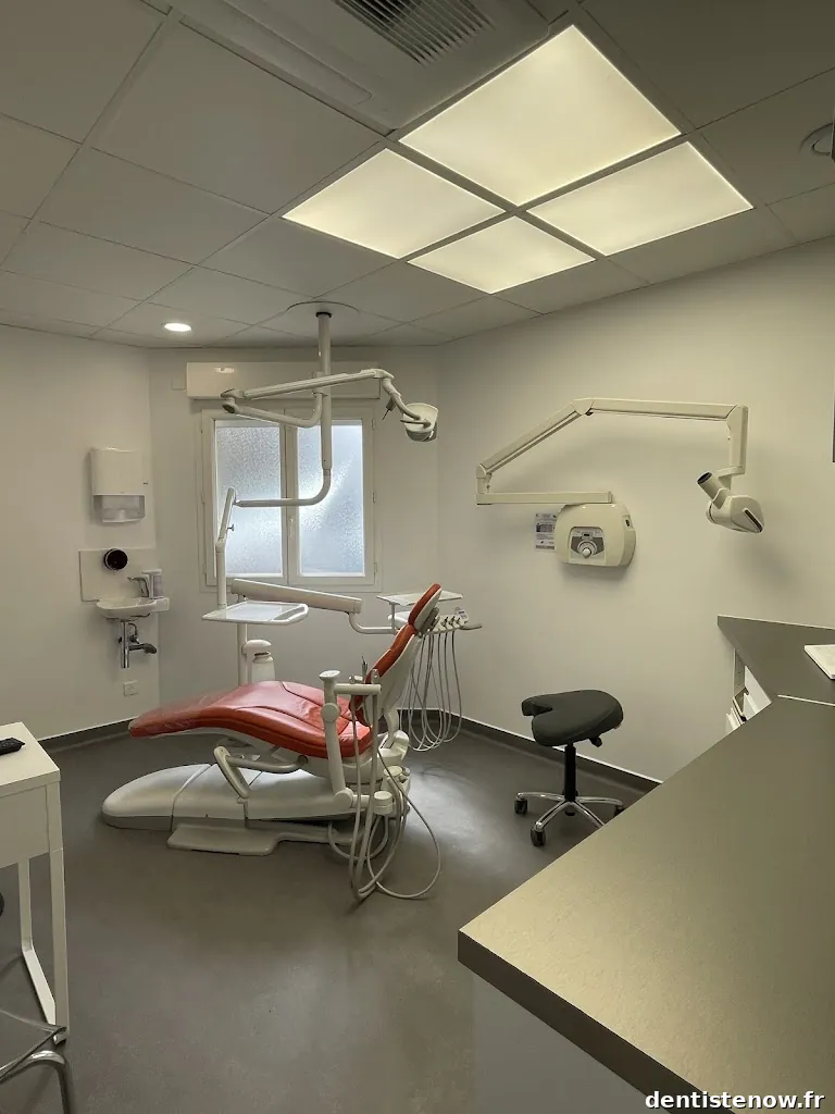 Dr Sabrina ALI-TURKI , Dr Said ABOUDIL , Dr Yasmina BOUKANTAR, Chirurgien-Dentistes