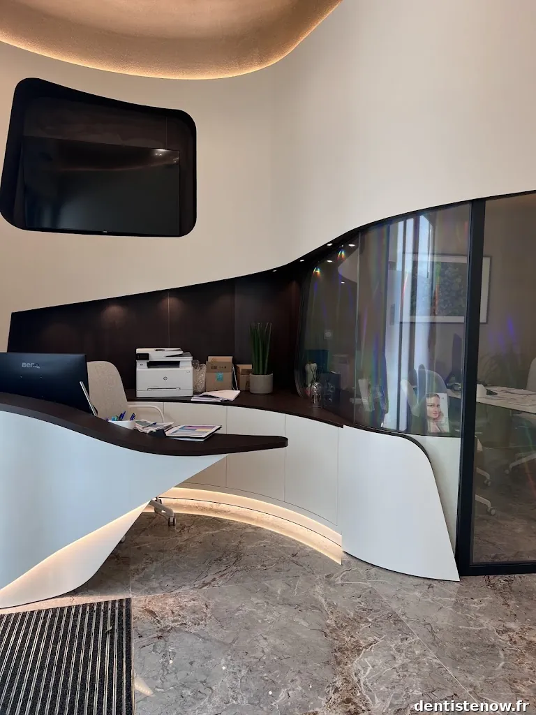 Dr Soubane Hafid, Spécialiste en Esthétique du Sourire et en Implantologie dentaire