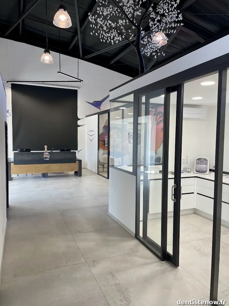 Docteur Laurent ESCOLLE Chirurgie Dentaire