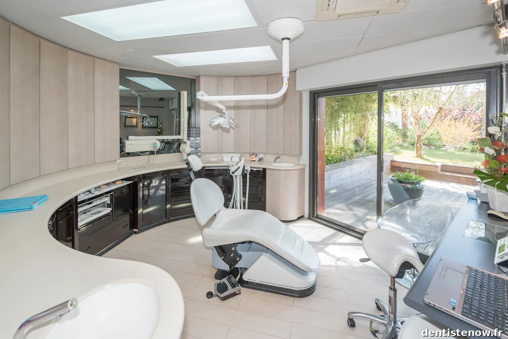 Dr Hrichi - Chirurgien dentiste implanto paro