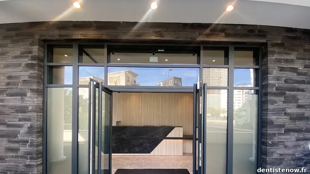 Dr Mikael ATLAN - Cabinet Dentaire AD Colombes - Soins dentaires, Chirurgie, Implantologie, Esthetique