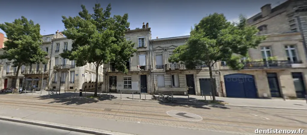 Dr. MOUGHNIE Caroline, Chirurgien-Dentiste