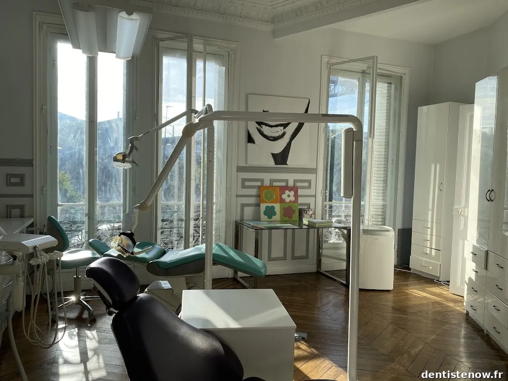 Dr Lara Hamisultane - Pratique réservée à l'Orthodontie Enfants et Adultes