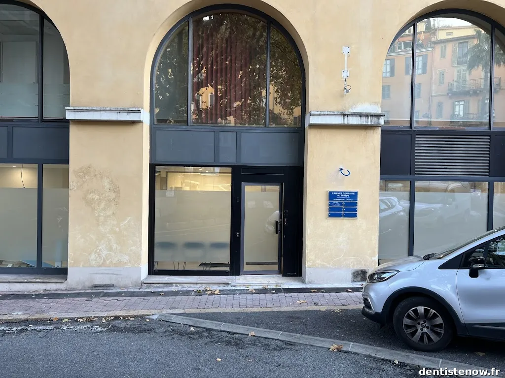 Cabinet Dentaire du Théâtre - Dentiste Grasse : Dr Jérémie COZIN
