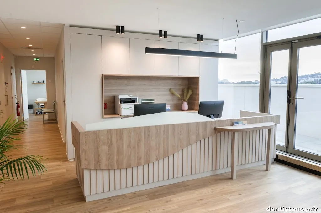 Dr. Houvenaeghel Brice - Parodontiste - Cabinet POP