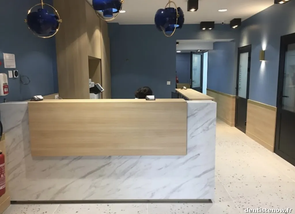 DR Simon ABERGEL Implantologie Esthétique