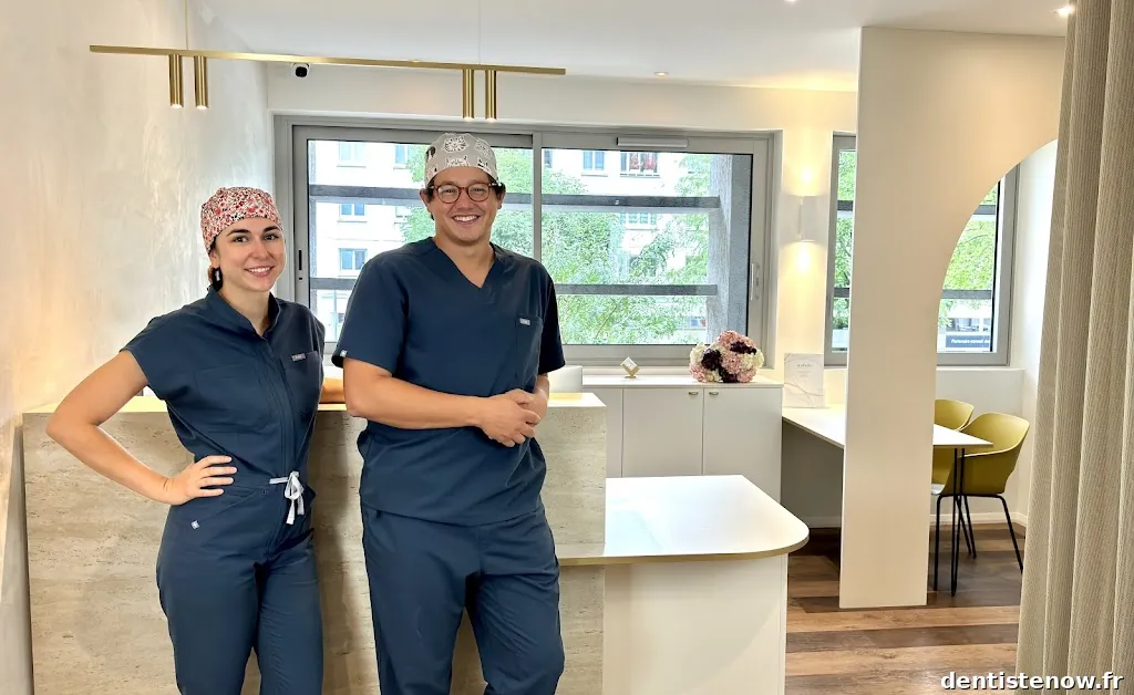 Cabinet dentaire Aesthetic - Dr Julia HILL et Dr Marwane SALIH (Facettes dentaires - Eclaircissements)